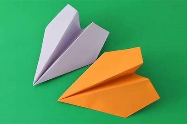 怎样叠纸飞机飞得更高、更快、更远（图解）